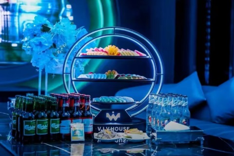 无锡维秘partyKTV招聘接待员/可兼职,执着奋进追逐职场璀璨星光